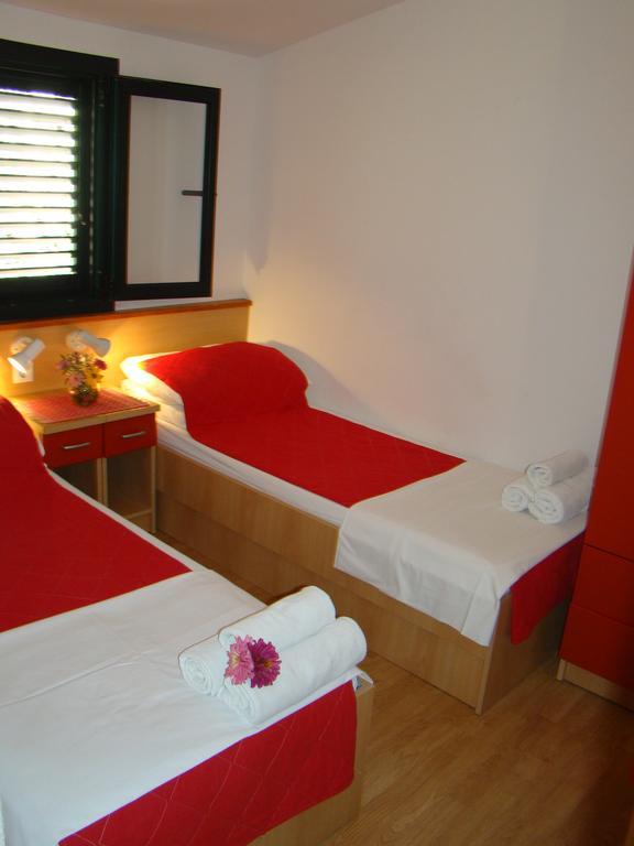 Apartment Bonaca Клек Екстериор снимка