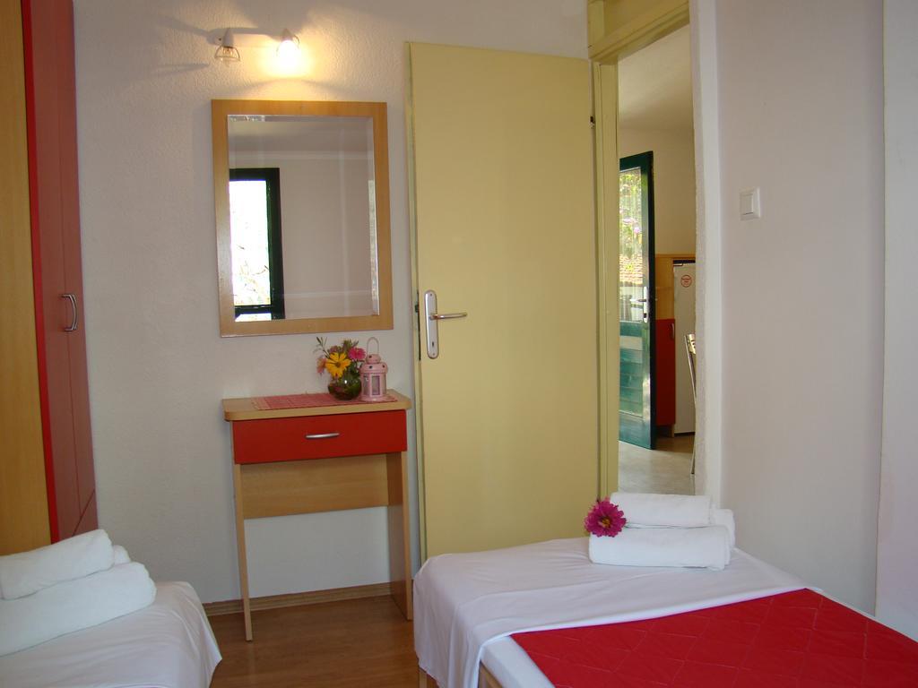 Apartment Bonaca Клек Екстериор снимка
