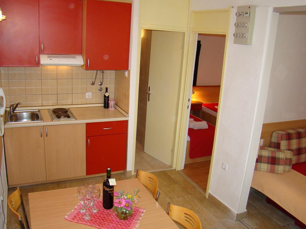 Apartment Bonaca Клек Екстериор снимка
